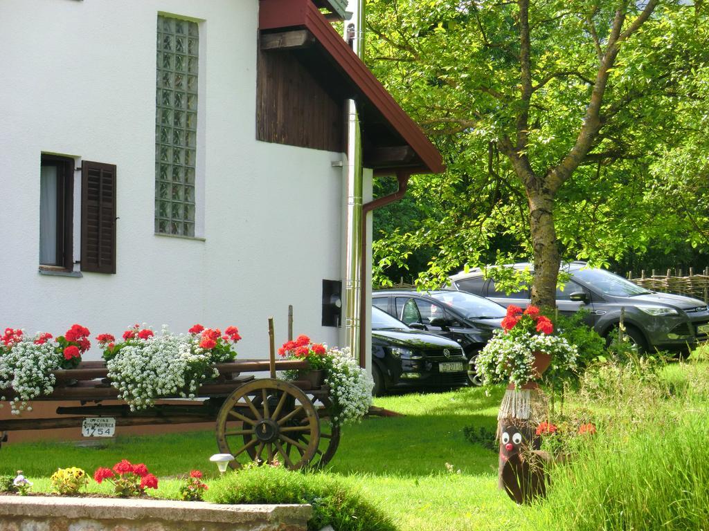 Pansion Izvor Hotel Korenica Eksteriør billede