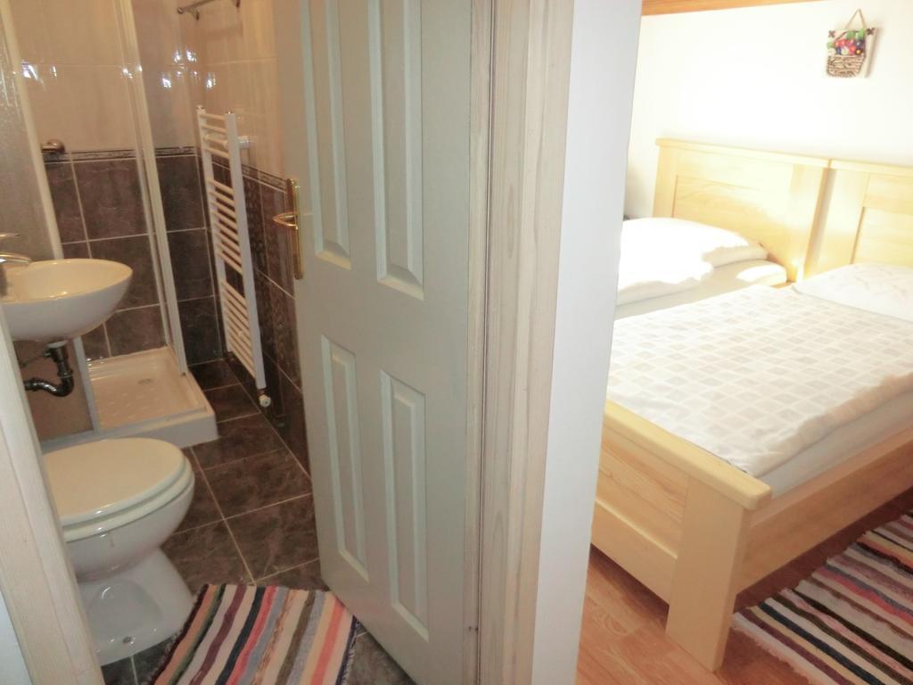 Pansion Izvor Hotel Korenica Eksteriør billede