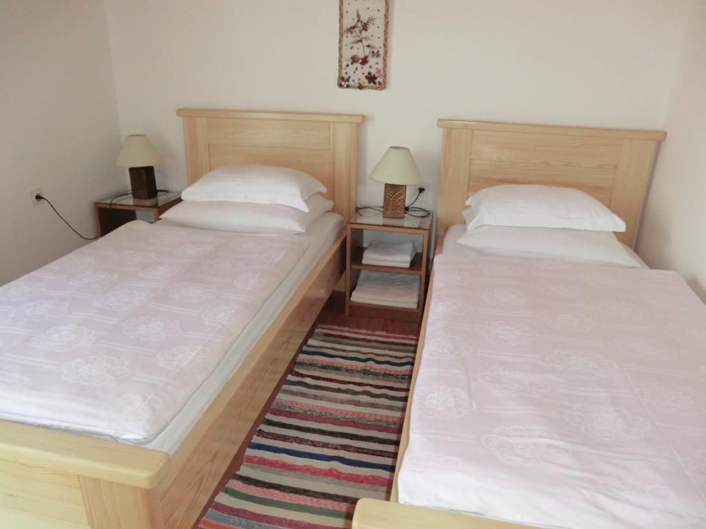 Pansion Izvor Hotel Korenica Eksteriør billede