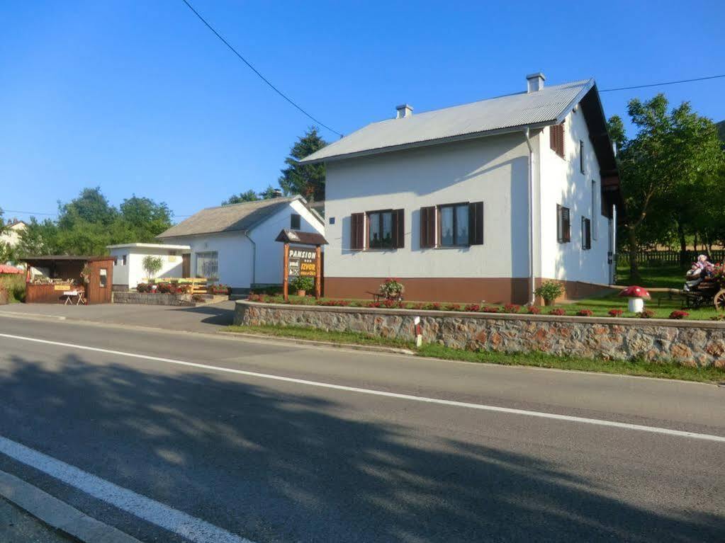 Pansion Izvor Hotel Korenica Eksteriør billede